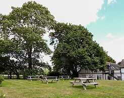 South Lawn Hotel