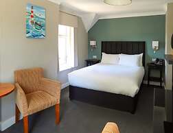 South Lawn Hotel