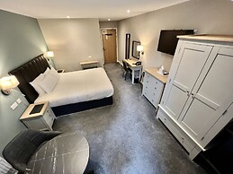 South Lawn Hotel