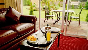 Hollies Hotel