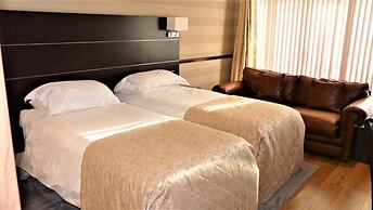 Hollies Hotel