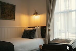 Georgian House Hotel