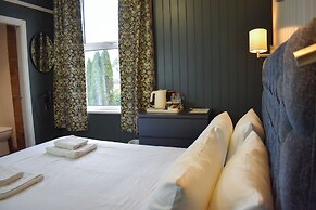 Nomi Rooms and Restaurant