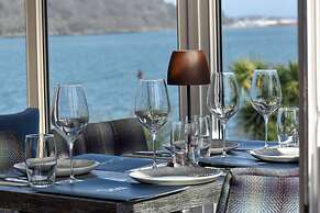Nomi Rooms and Restaurant