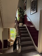 Nomi Rooms and Restaurant