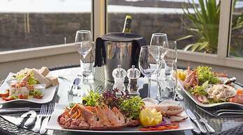 Cobo Bay Hotel
