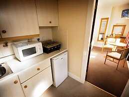 Belmore Court & Motel