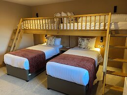 Belmore Court & Motel
