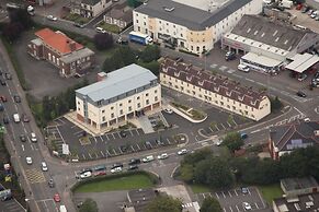 Belmore Court & Motel
