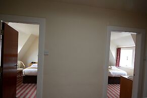 Belmore Court & Motel
