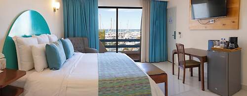The Westmarine Waterfront Hotel