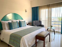 The Westmarine Waterfront Hotel