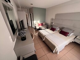 Theoxenia Caldera Hotel