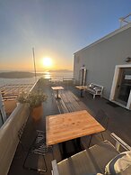 Theoxenia Caldera Hotel