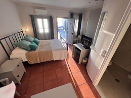 Theoxenia Caldera Hotel