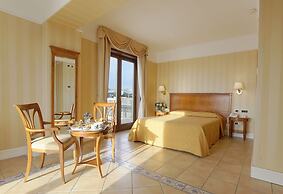 Dioscuri Bay Palace Hotel