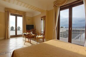 Dioscuri Bay Palace Hotel