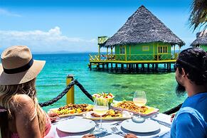 Punta Caracol Acqua Lodge