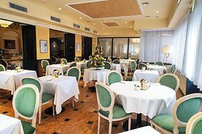 Santa Barbara Hotel