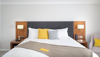 voco Oxford Thames by IHG
