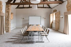 voco Oxford Thames by IHG