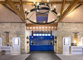 voco Oxford Thames by IHG