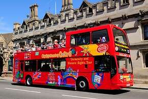 voco Oxford Thames by IHG