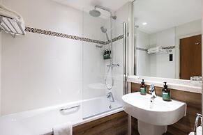 voco Oxford Thames by IHG