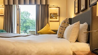 voco Oxford Thames by IHG