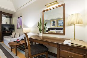 Chatrium Hotel Royal Lake Yangon