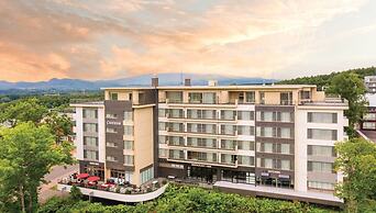 Chatrium Hotel Royal Lake Yangon