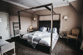 The Fenwick Hotel