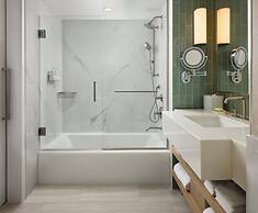 Loews Miami Beach Hotel – South Beach