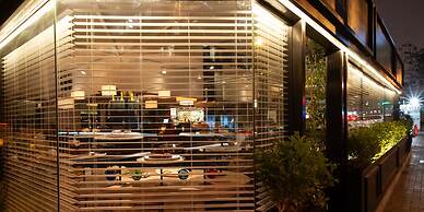 Roosevelt Hotel & Suites