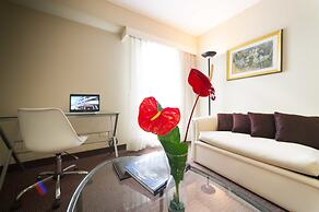 Roosevelt Hotel & Suites