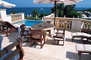 Anassa Hotel