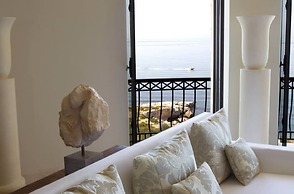 Anassa Hotel