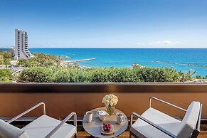 Four Seasons Hotel