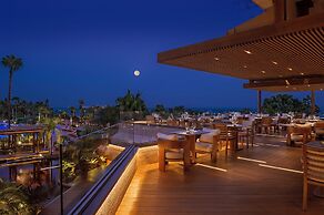 Four Seasons Hotel