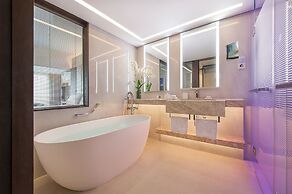 Four Seasons Hotel