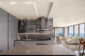 Four Seasons Hotel