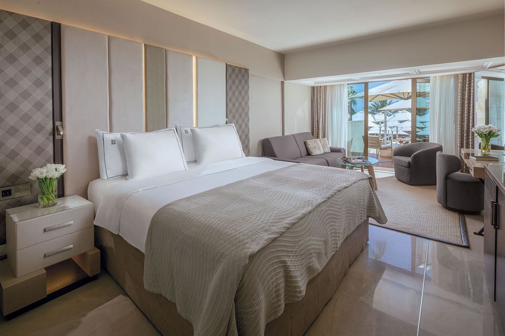 Four Seasons Hotel