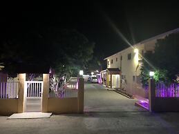 Coconut Inn