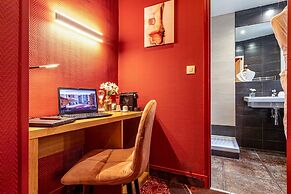 Hotel Ariane Montparnasse by Patrick Hayat