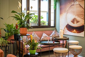 Hotel Ariane Montparnasse by Patrick Hayat