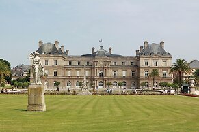 Hôtel Saint-Louis - Jardin du Luxembourg