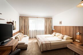 QU Hotel, Trademark Collection by Wyndham