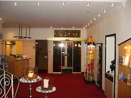 City Hotel by Celina