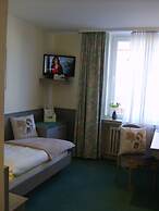 City Hotel by Celina