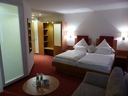 City Hotel by Celina